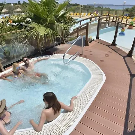 Mobil-home 6 Pers Neuf,3 Chambres, Clim, Terrasse & Piscines * Lattes